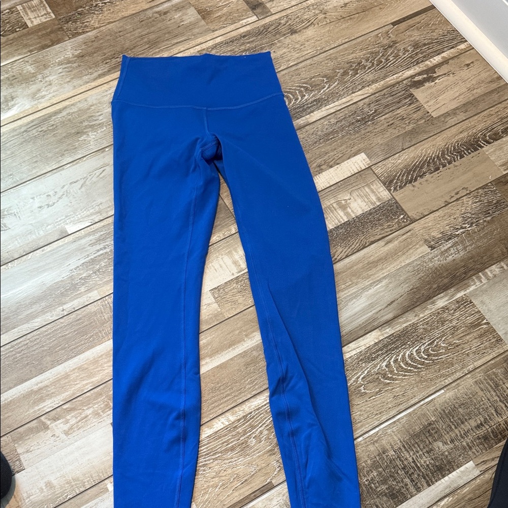 Lululemon size 4 leggings.